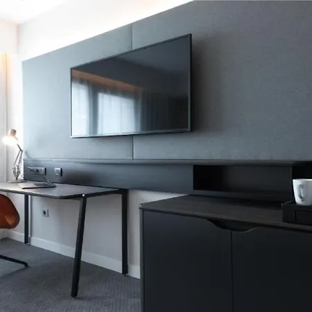Hotell Dijon Sud - By Ihg Longvic